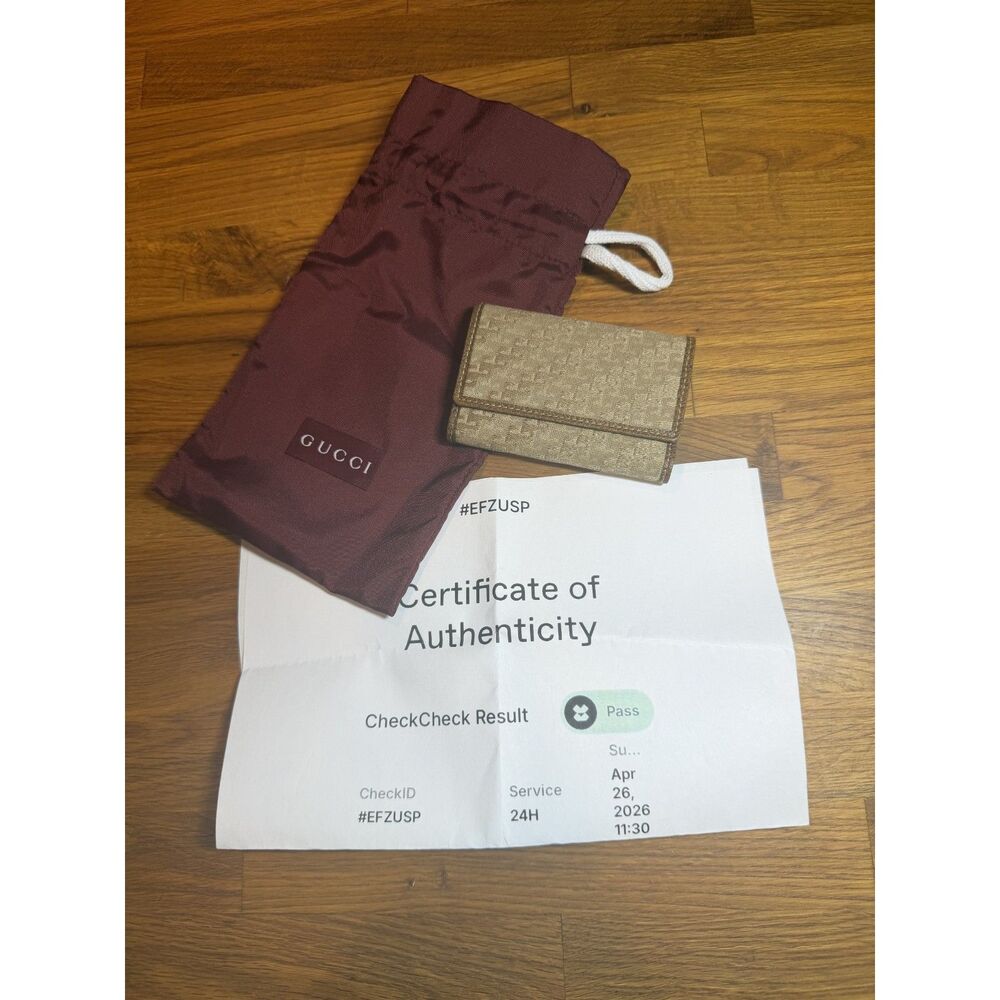Vintage GUCCI Key Cles with COA and Rare Red Dust Bag - Great Condition